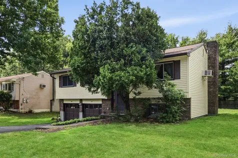 55 Sutton Park Road Poughkeepsie NY 12603