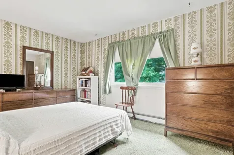 55 Sutton Park Road Poughkeepsie NY 12603