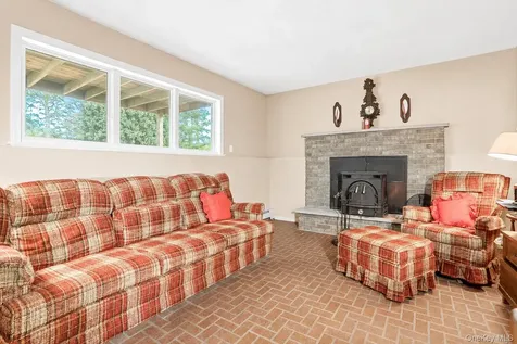 55 Sutton Park Road Poughkeepsie NY 12603