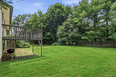 55 Sutton Park Road Poughkeepsie NY 12603
