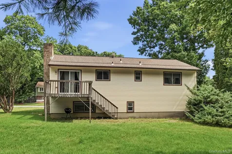 55 Sutton Park Road Poughkeepsie NY 12603