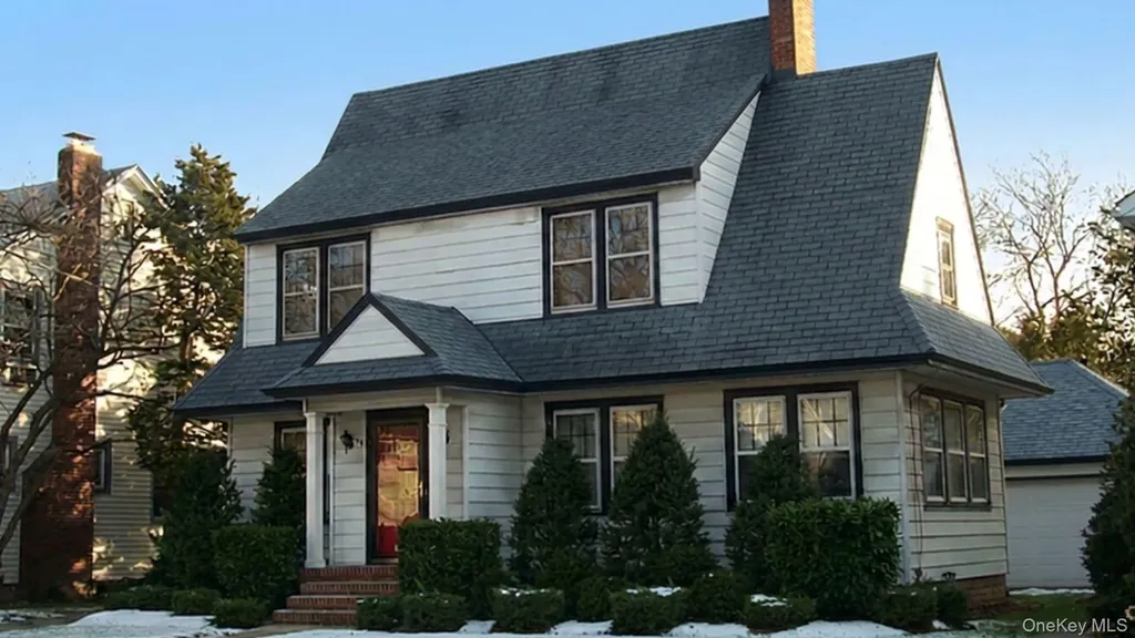 44 Muirfield Road Rockville Centre NY 11570