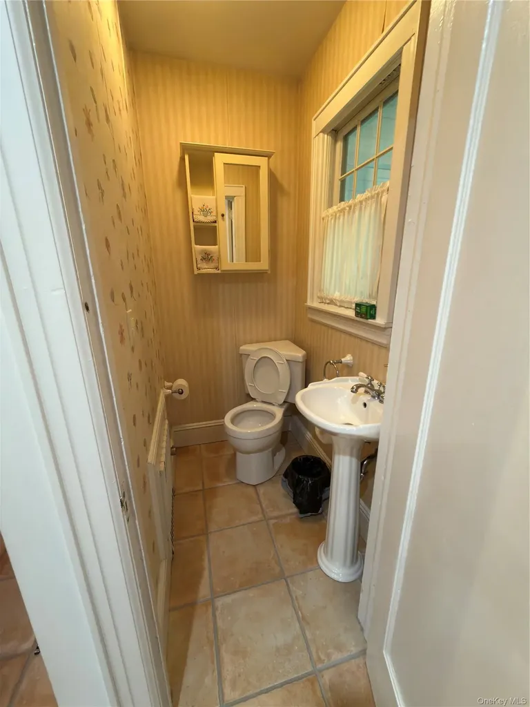 44 Muirfield Road Rockville Centre NY 11570