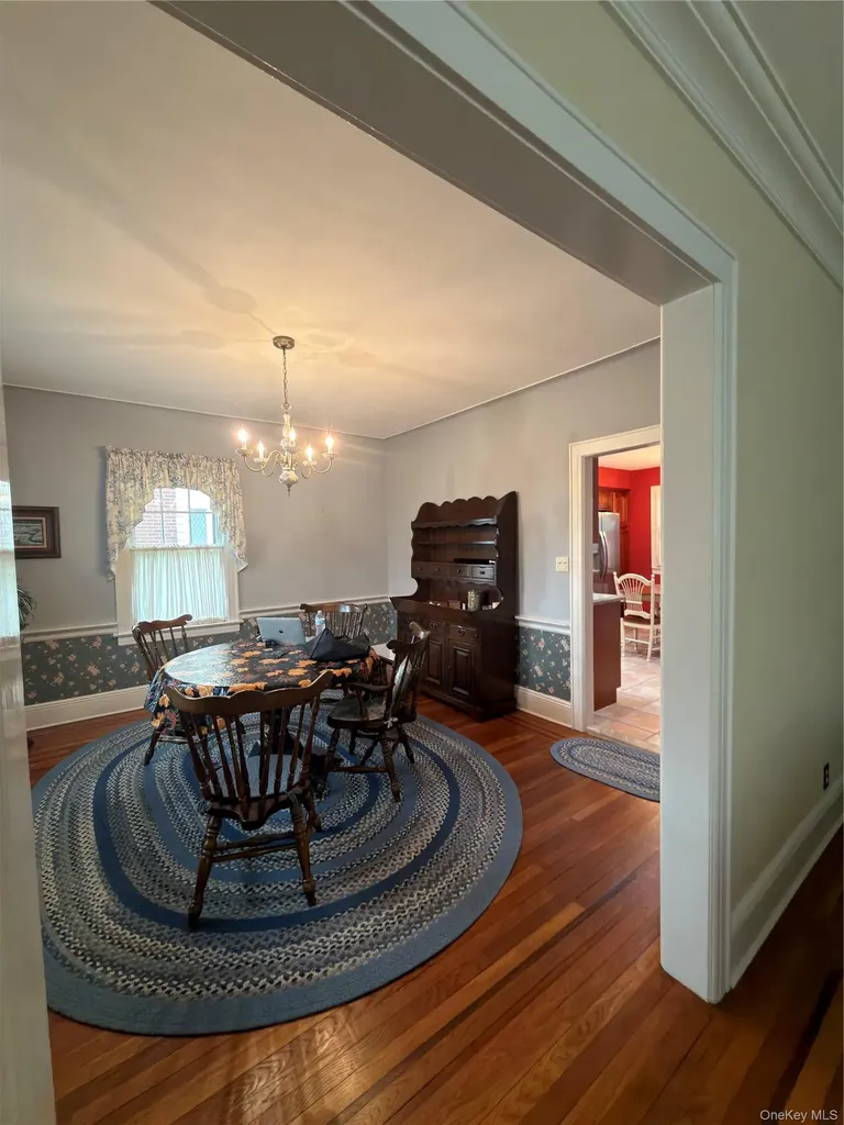 44 Muirfield Road Rockville Centre NY 11570