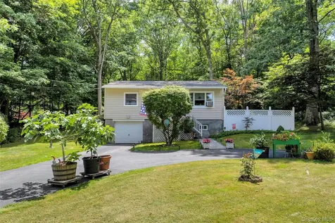 577 Wood Road Mahopac NY 10541