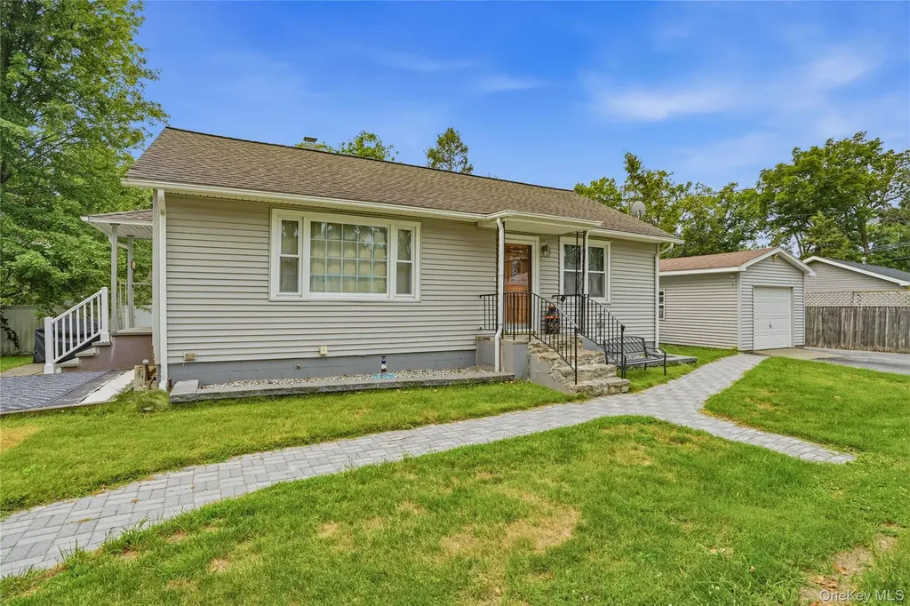 2 Hennessey Place Poughkeepsie NY 12601