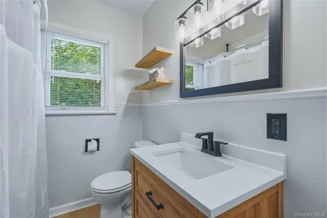 2 Hennessey Place Poughkeepsie NY 12601
