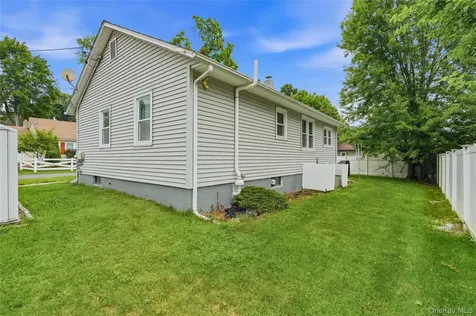 2 Hennessey Place Poughkeepsie NY 12601