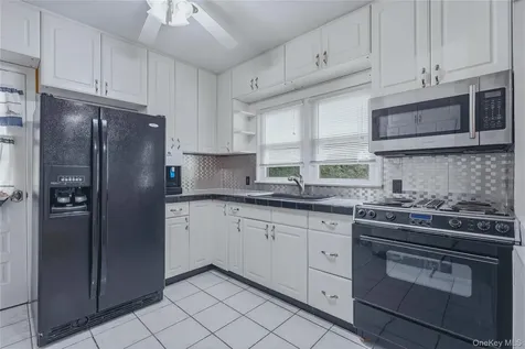 2 Hennessey Place Poughkeepsie NY 12601