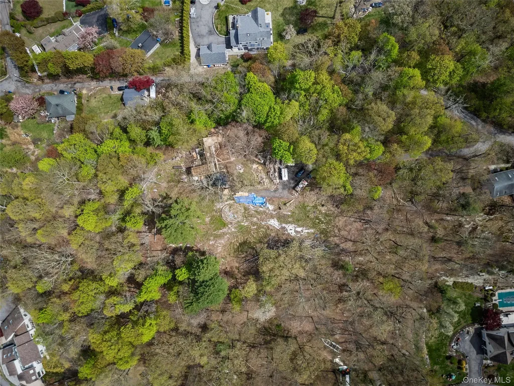 15 Colonial Terrace Mahopac NY 10541