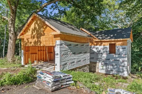 15 Colonial Terrace Mahopac NY 10541
