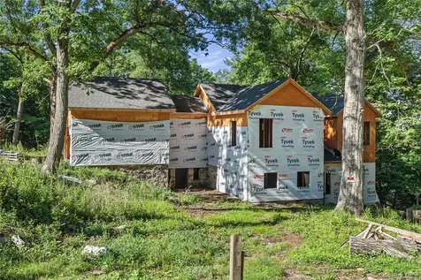 15 Colonial Terrace Mahopac NY 10541