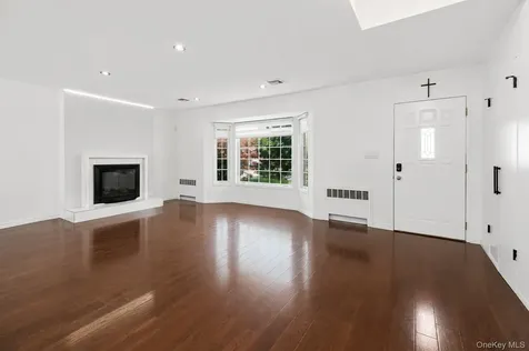 38 Birchwood Park Drive Syosset NY 11791
