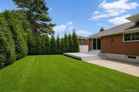 38 Birchwood Park Drive Syosset NY 11791