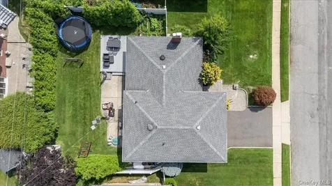 38 Birchwood Park Drive Syosset NY 11791
