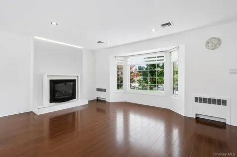 38 Birchwood Park Drive Syosset NY 11791