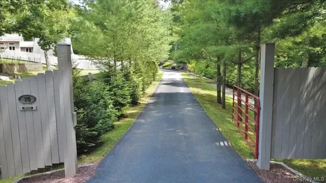 70 Camp Drive Rhinebeck NY 12572