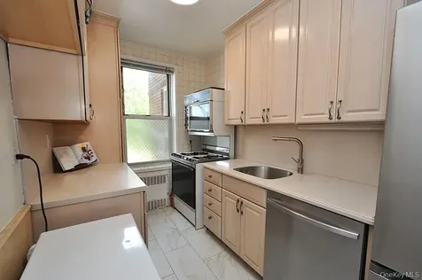 491 Riverdale Avenue Yonkers NY 10705