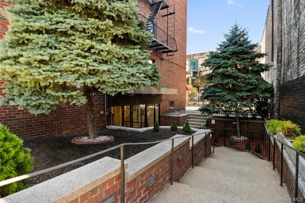 1725 Edison Avenue Bronx NY 10461