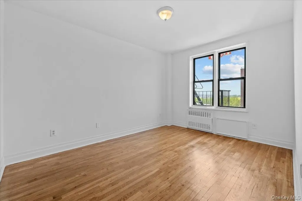 1725 Edison Avenue Bronx NY 10461
