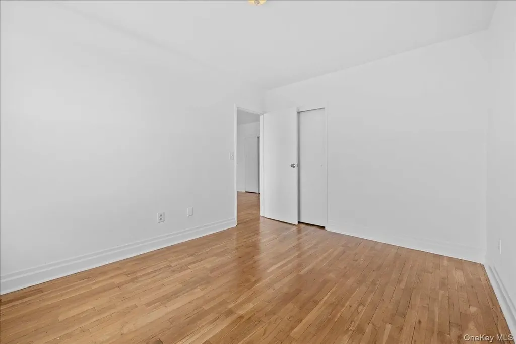 1725 Edison Avenue Bronx NY 10461