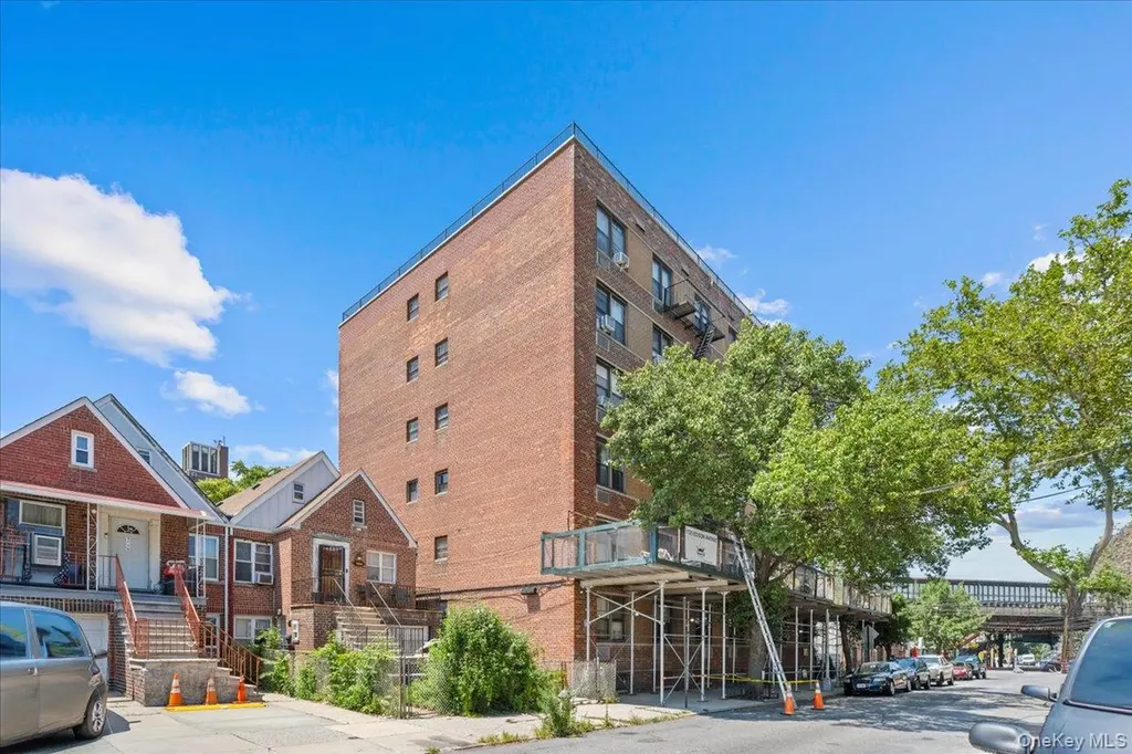 1725 Edison Avenue Bronx NY 10461