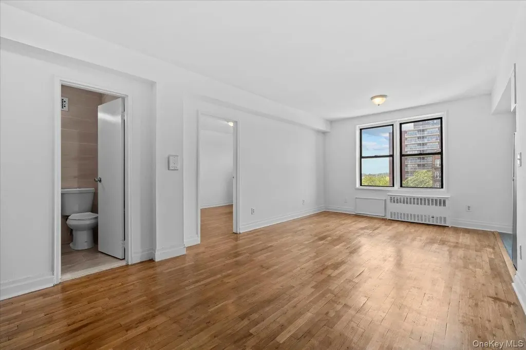 1725 Edison Avenue Bronx NY 10461