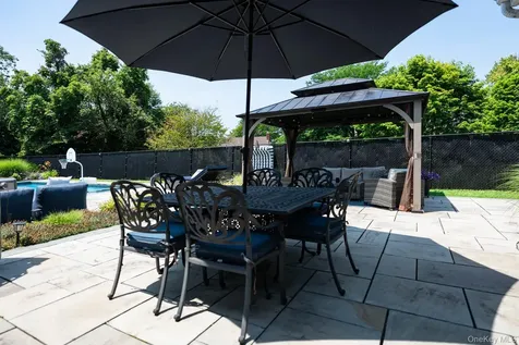 5 High Court Bayville NY 11709