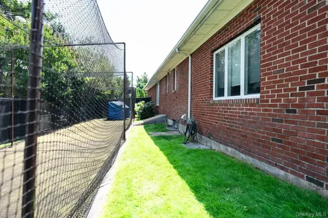 5 High Court Bayville NY 11709