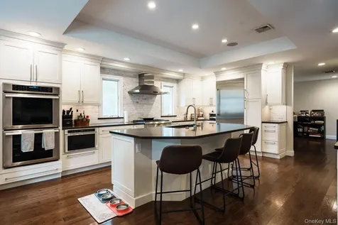 5 High Court Bayville NY 11709