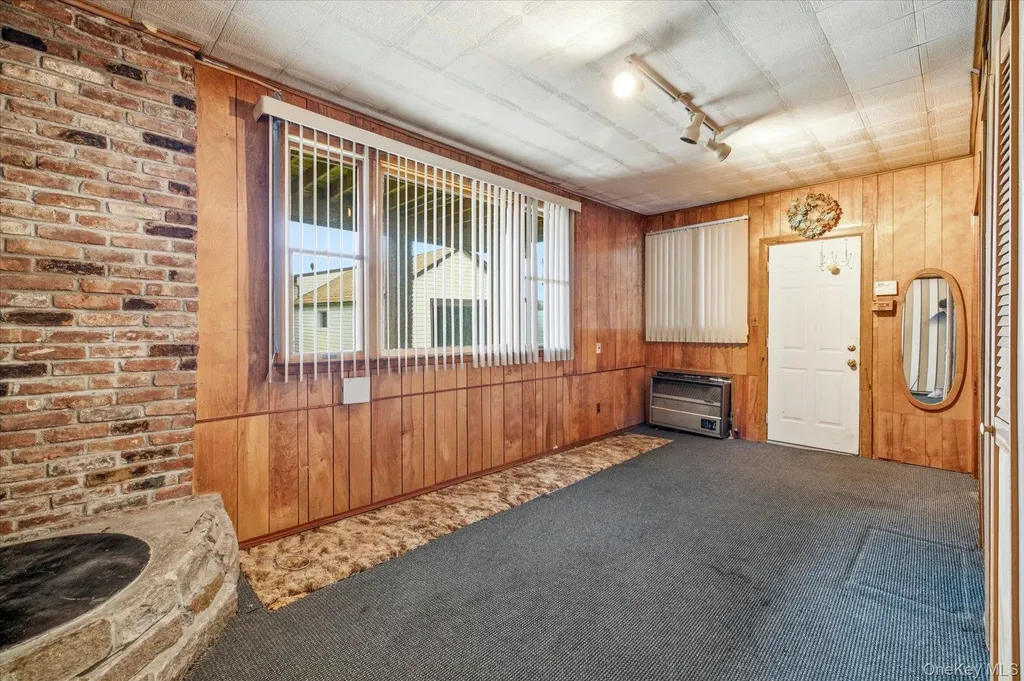49 Roosevelt Court Westbury NY 11590