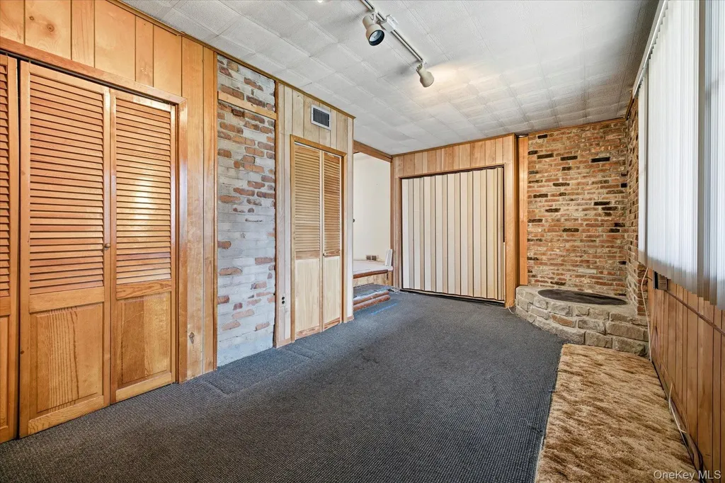 49 Roosevelt Court Westbury NY 11590