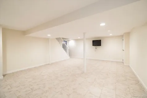 49 Roosevelt Court Westbury NY 11590