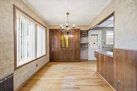 49 Roosevelt Court Westbury NY 11590