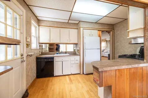 49 Roosevelt Court Westbury NY 11590