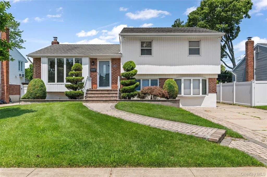3951 Bernice Road Seaford NY 11783