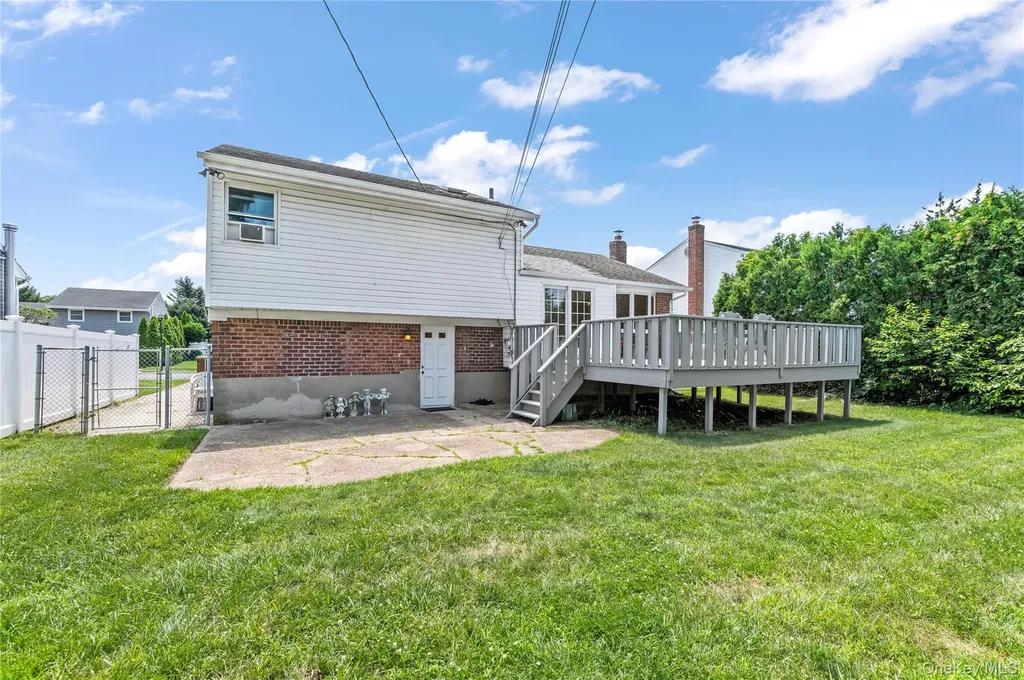 3951 Bernice Road Seaford NY 11783