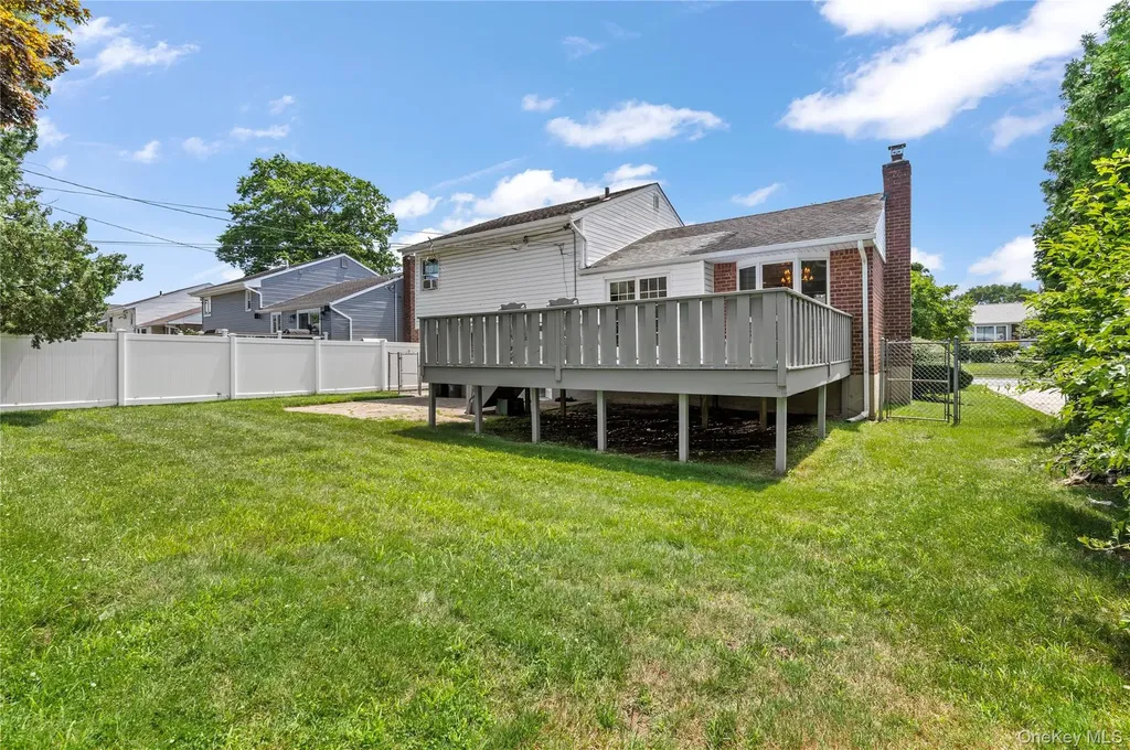 3951 Bernice Road Seaford NY 11783
