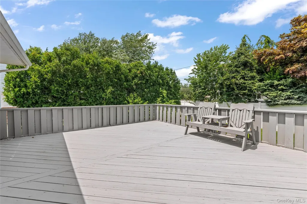 3951 Bernice Road Seaford NY 11783