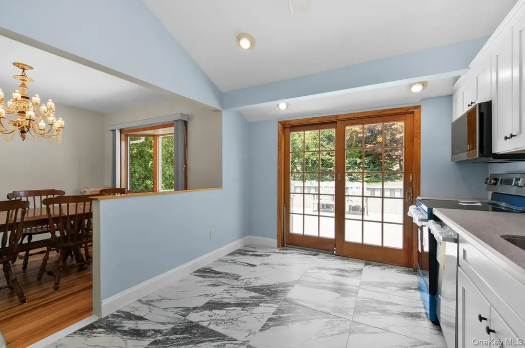 3951 Bernice Road Seaford NY 11783