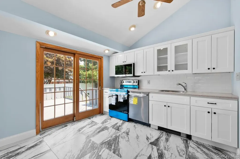 3951 Bernice Road Seaford NY 11783