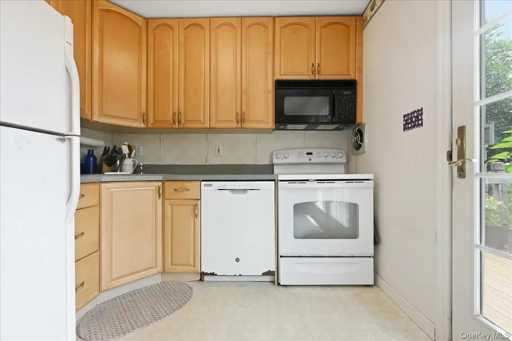 256 N Beech Street Massapequa NY 11758