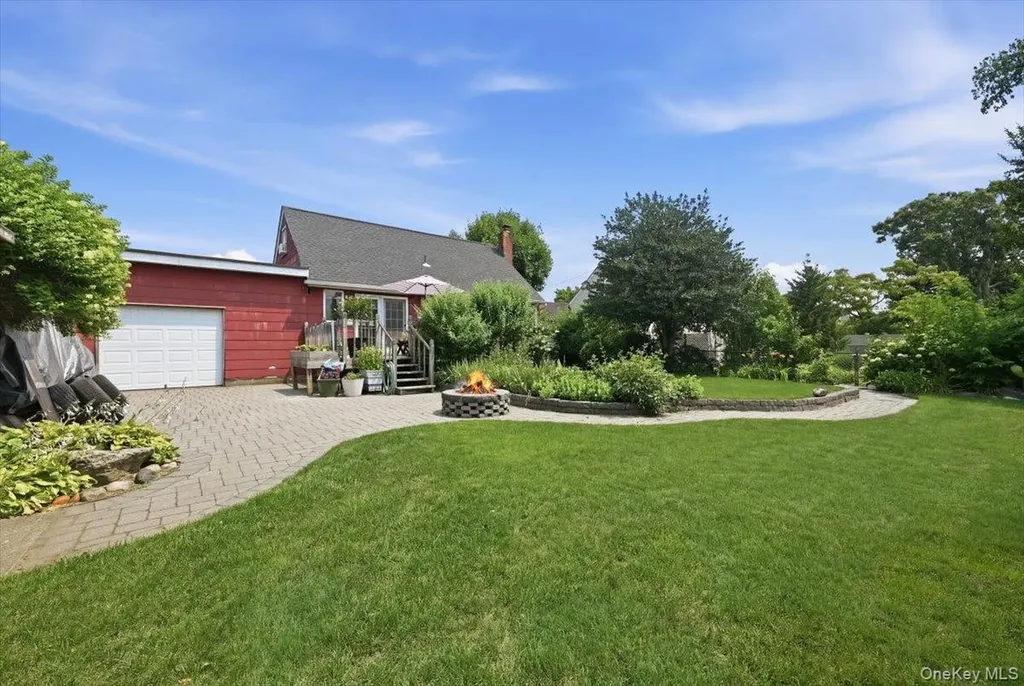 256 N Beech Street Massapequa NY 11758