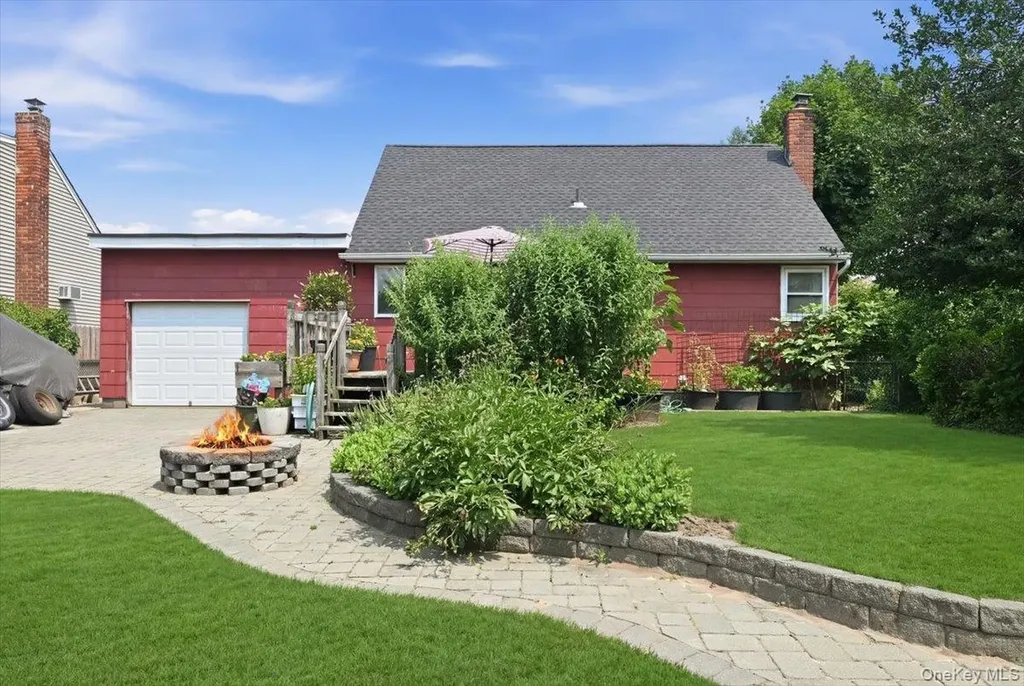 256 N Beech Street Massapequa NY 11758