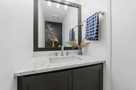 1103 Hunters Run Dobbs Ferry NY 10522