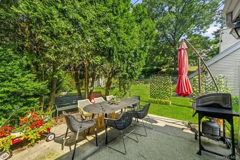 1103 Hunters Run Dobbs Ferry NY 10522