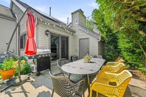 1103 Hunters Run Dobbs Ferry NY 10522