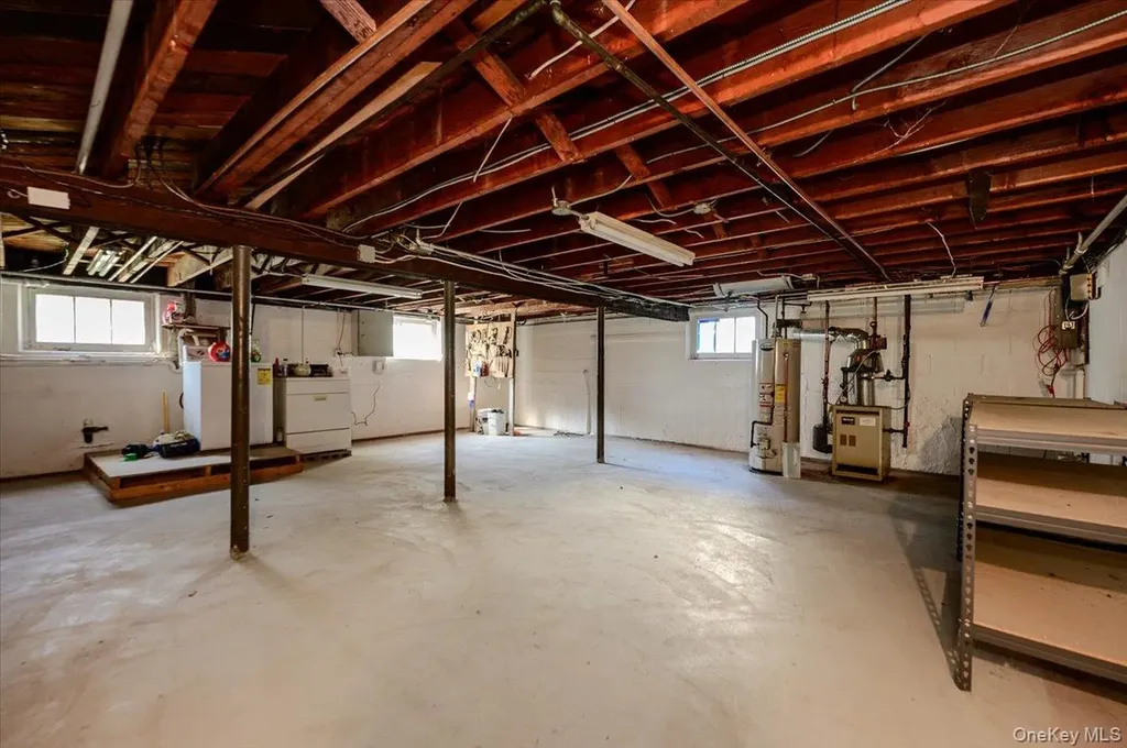 1080 Roselle Place Woodmere NY 11598