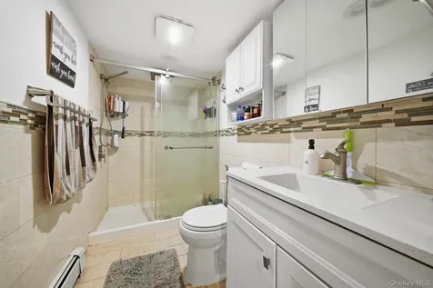 32 Lake Avenue Deer Park NY 11729