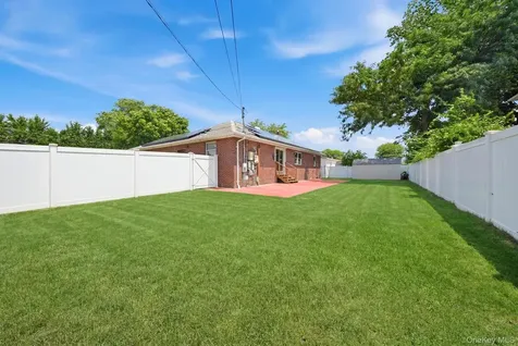 32 Lake Avenue Deer Park NY 11729